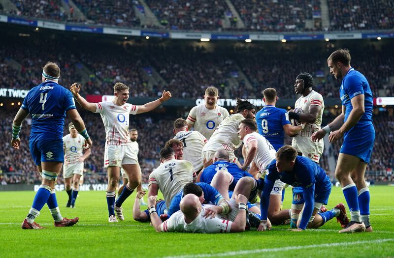 England players celebrate a penalty try during the Six Nations match against Italy at Twickenham. Photograph: David Davies/PA Wire