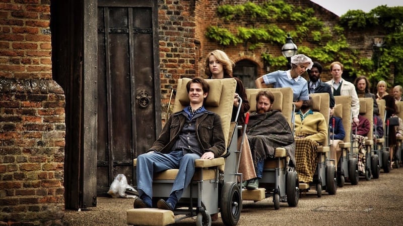 Andrew Garfield plays pioneering polio survivor Robin Cavendish in Breathe (2017).