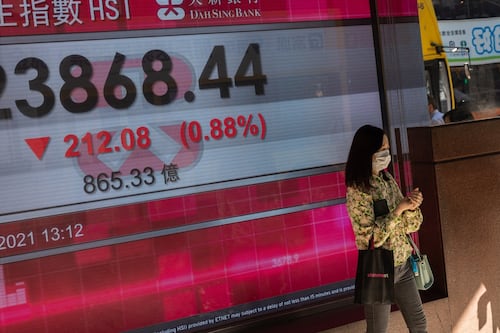 European shares rebound from Omicron-fuelled sell-off