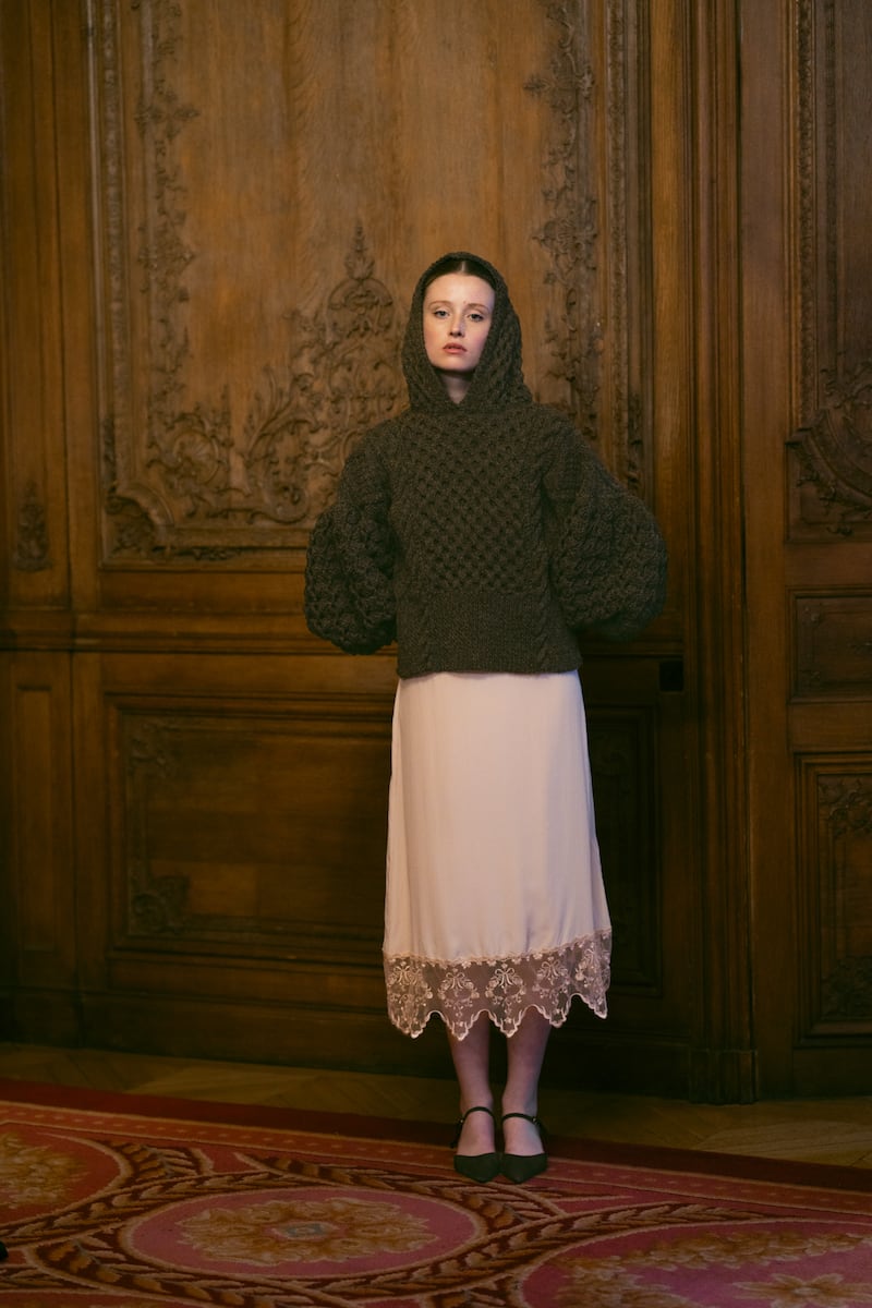 Cass: hoodie handknit in wool shade turf, €1,550