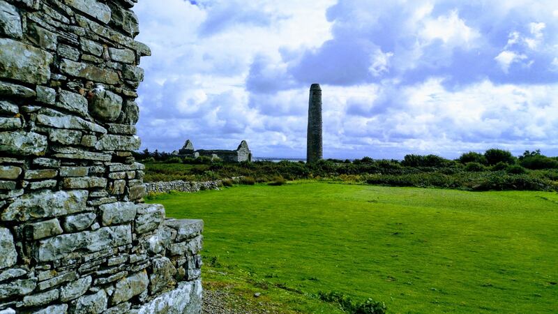 Scattery Island in the Shannon estuary is the site of an early Christian settlement and has a round tower, ruins of six churches, cottages and a lighthouse