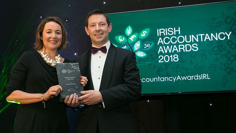 David Heath, CEO, Circit presents the Medium Practice of the Year Award to Larissa Feeney, Accountant Online