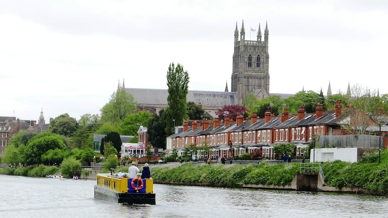 A fellow narrowboat passes Worcester