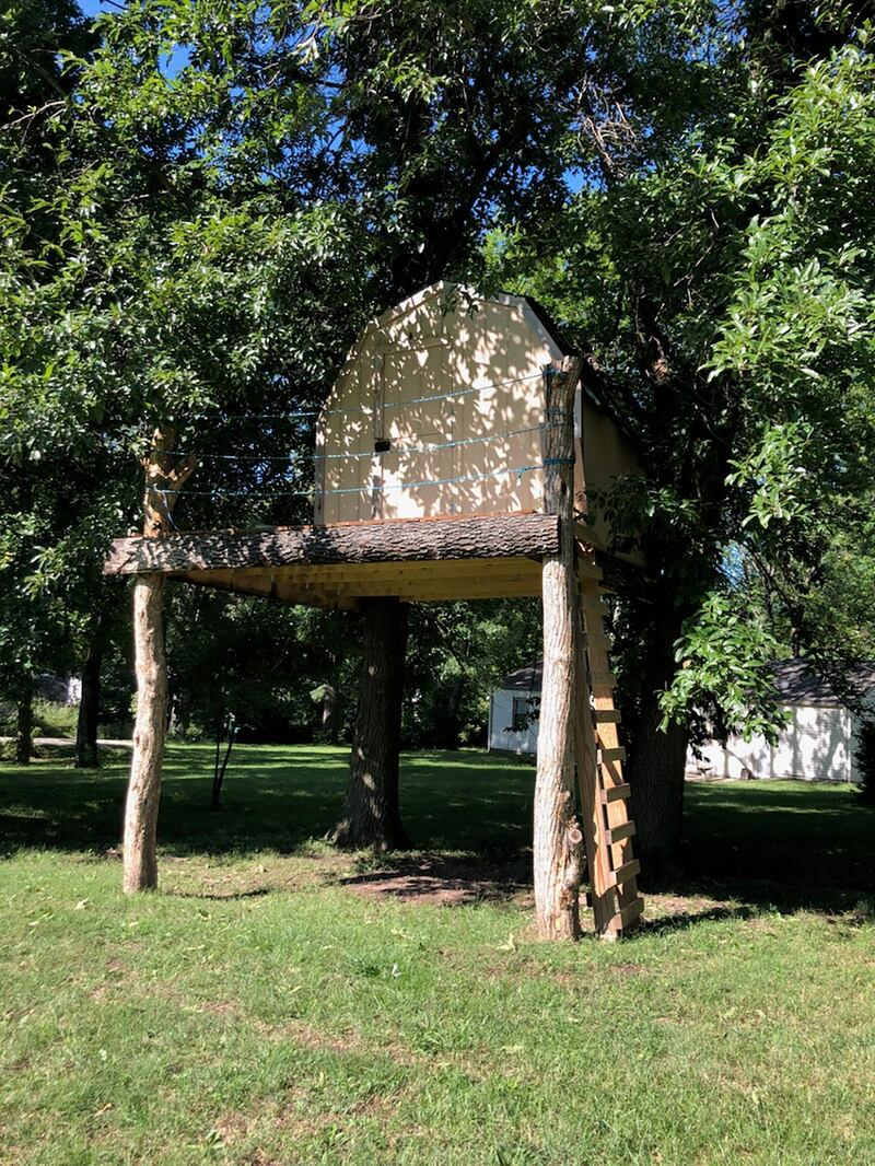 The tree house from which Xavier Cunningham fell in Kansas City. Photograph: Shannon Miller/AFP/Getty Images