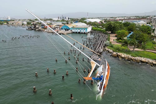 Hurricane Beryl lashes Mexican coast near top beaches after Caribbean destruction