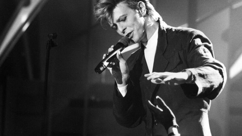 David Bowie performs on Top Of The Pops on April 25th, 1987 in Los Angeles, California. Photograph:  Stephanie Rayn Barnett/Michael Ochs Archives/Getty Images