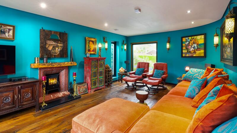 Moroccan-themed livingroom