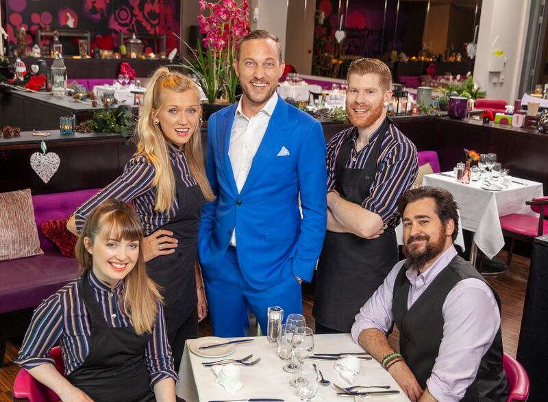 Libby, Alice, Mateo, Pete and Ethan in First Dates Ireland