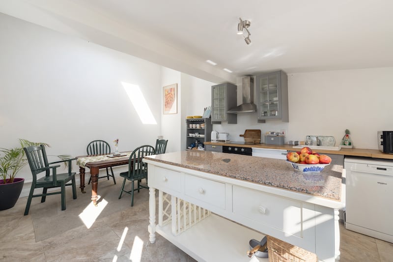 Kitchen/dining area