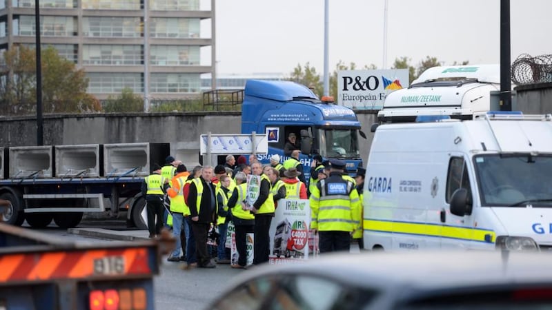 Hauliers protest outside Dublin Port early this morning over taxes on the sector. Photograph: Dara Mac Dónaill/The Irish Times