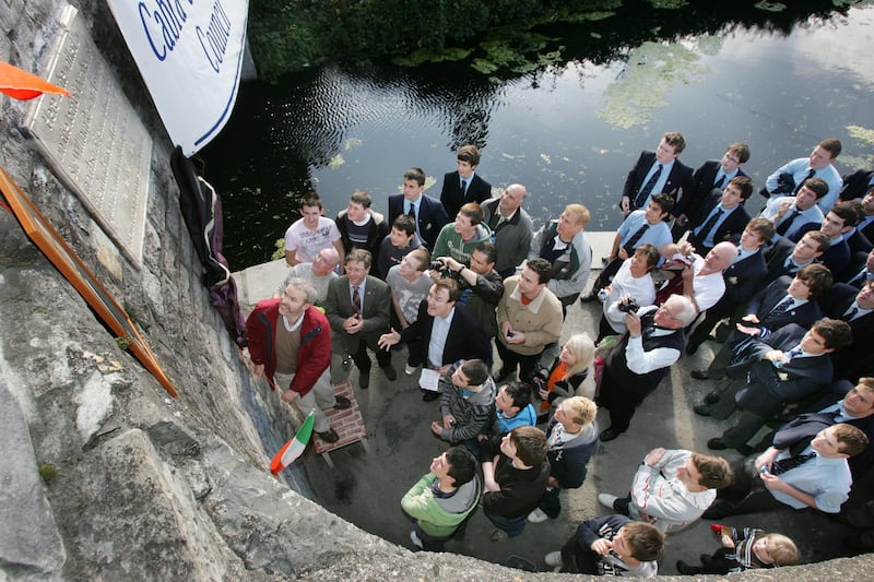 Fiacre O'Cairbre unveiling a restored plaque in 2009 commemmorating William Rowan Hamilton on Broomsbridge in Cabra, Dublin. Photograph: Matt Kavanagh