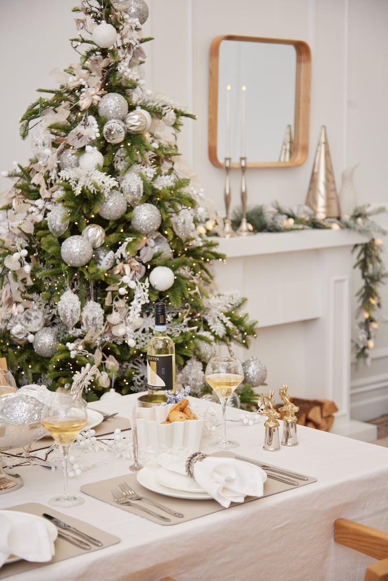 Meadows & Byrne silver and gold theme Christmas table. Photograph: Miki Barlok