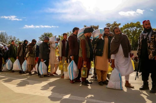 Afghans in remote areas must receive food aid within weeks, agencies warn