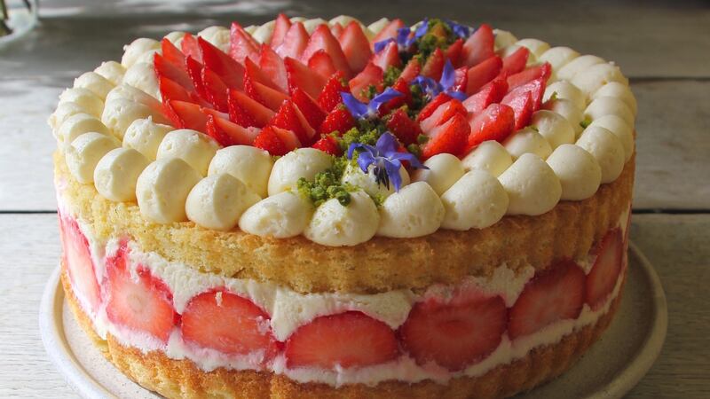 Victoria sponge with vanilla cream and strawberries.