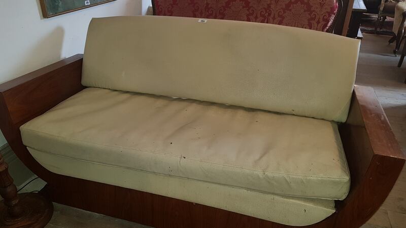 Lot 155: Art deco sofa (€300-€500) Matthews Auction