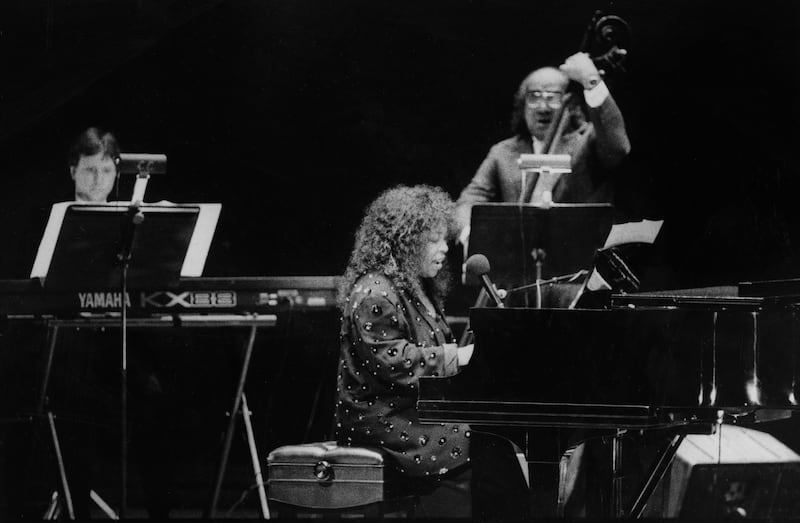 Roberta Flack performing in New York, 1989.  Photograph: Angel Franco/New York Times