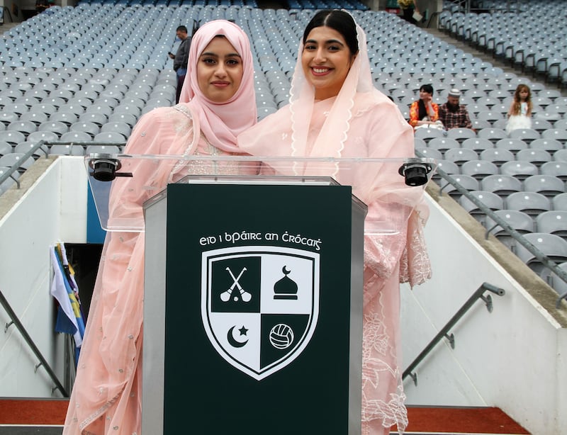 Hosts Rausani Zahoor and Hajra Ellyas