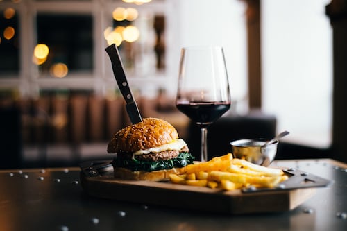 What wines go best with a burger?