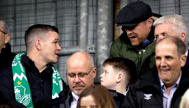 Former Ireland outhalf Johnny Sexton talks to Shelbourne manager Damien Duff at Tallaght Stadium. Photograph: Ryan Byrne/Inpho
