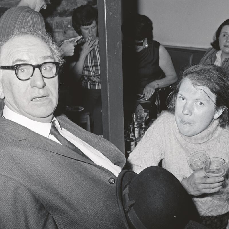 Garech Browne with the poet Patrick Kavanagh in the Bailey pub in Dublin in 1967