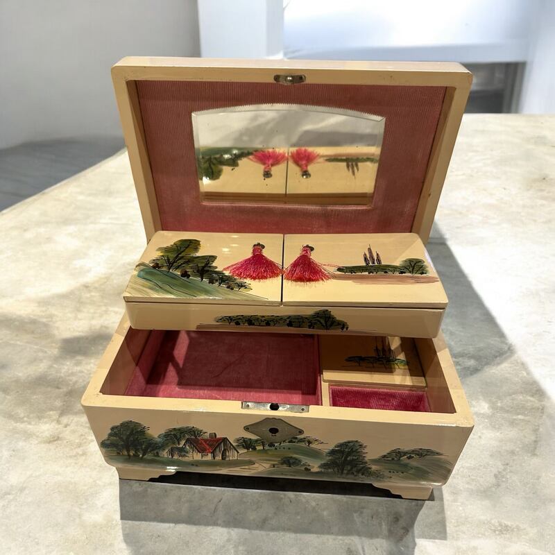 A Japanese hand-lacquered jewellery box that Naomi Fitzgibbon found at Blackrock Market, Dublin