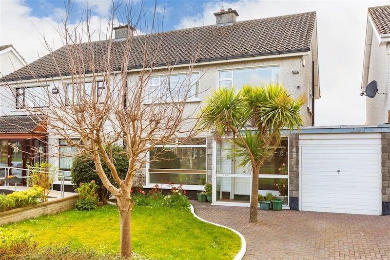 38 Dun Emer Drive, Dundrum, Dublin 16 is within walking distance to Dundrum 