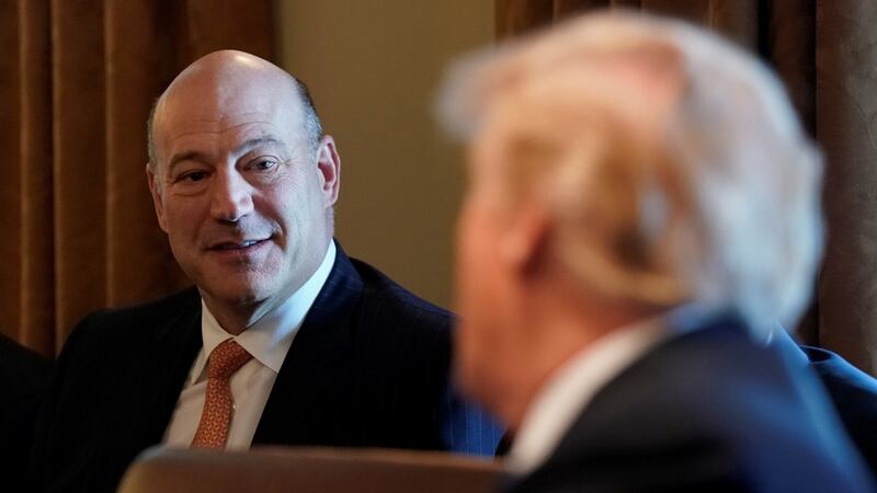 US President Donald Trump praises his outgoing economic adviser Gary Cohn.