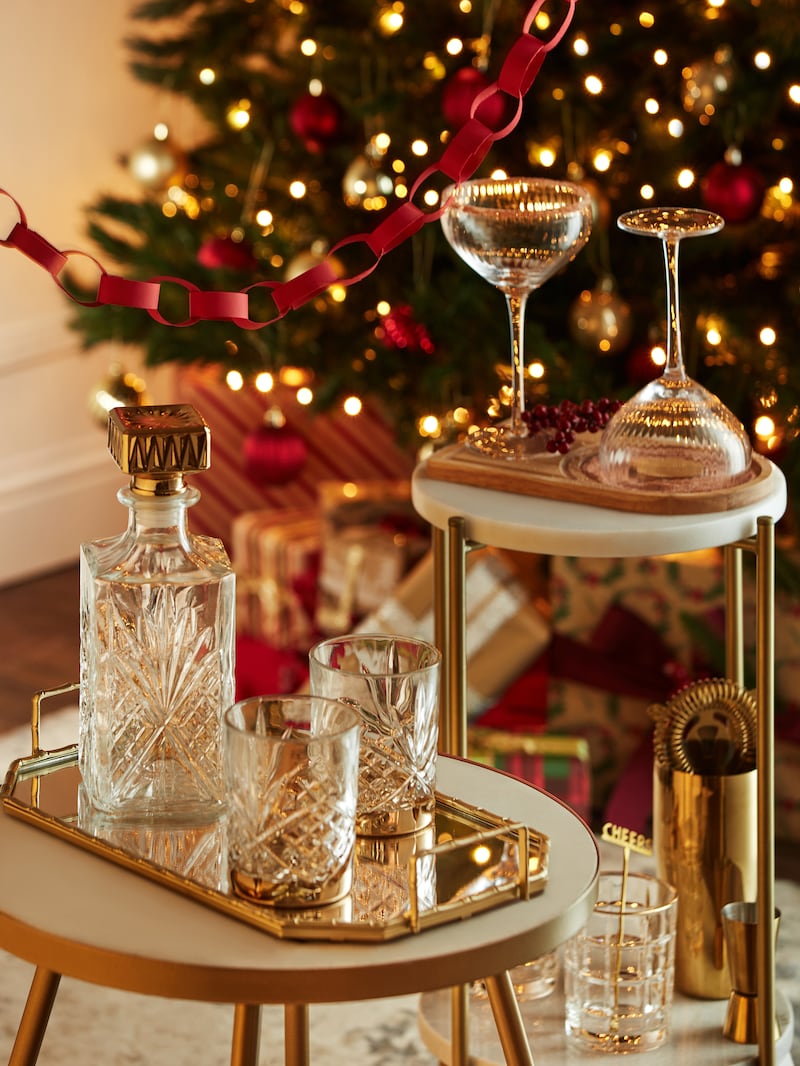 Bring some glam to your table setting with this decanter and glass set from Penneys (€16)