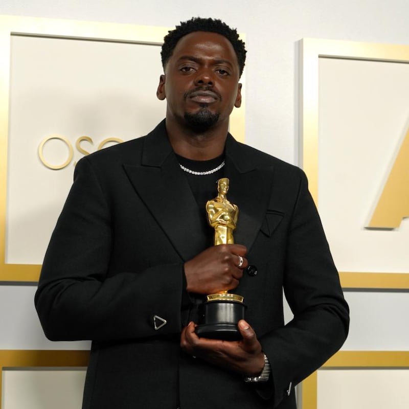 epa09160574 Daniel Kaluuya, winner of the award for best actor in a supporting role for 'Judas and the Black Messiah,' poses in the press room at the 93rd annual Academy Awards ceremony at Union Station in Los Angeles, California, USA, 25 April 2021. The Oscars are presented for outstanding individual or collective efforts in filmmaking in 24 categories. The Oscars happen two months later than originally planned, due to the impact of the coronavirus COVID-19 pandemic on cinema.  EPA/Chris Pizzello / POOL *** Local Caption *** 55864152