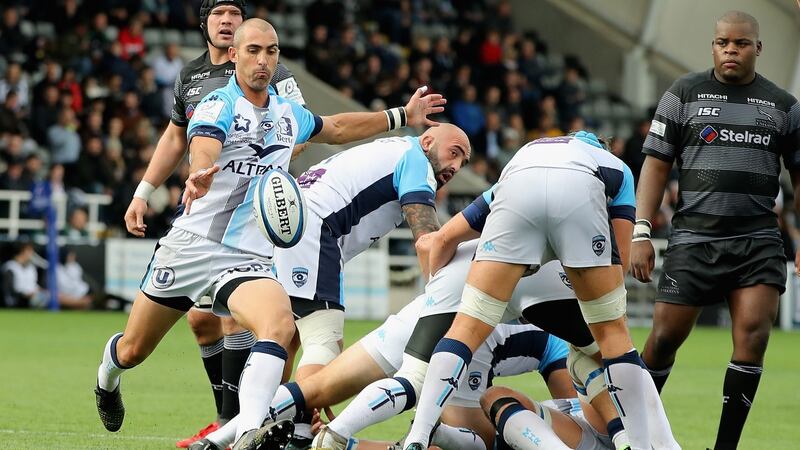 Ruan Pienaar of Montpellier clears the ball upfield during their meeting with Newcastle. Photo: David Rogers/Getty Images