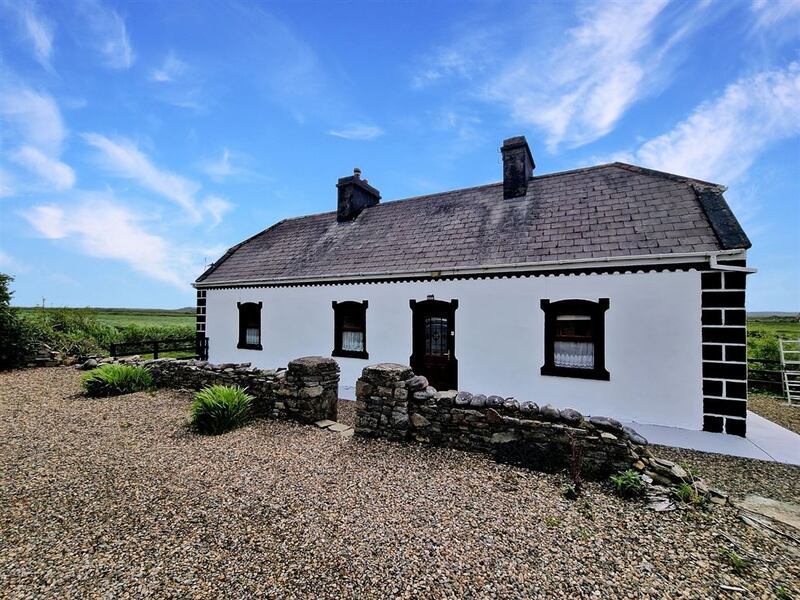 Glascloune, Doonbeg, Kilrush, Co Clare: Situated on a half-acre site with a number of outbuildings.