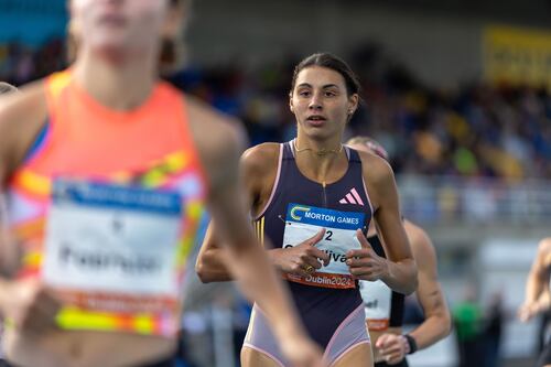 Sophie O’Sullivan beats her mother’s best time over 800 metres
