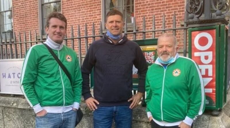 Aodhán Ó Ríordáin, Niall Quinn and Gary Cooke on the Football Tour of Dublin