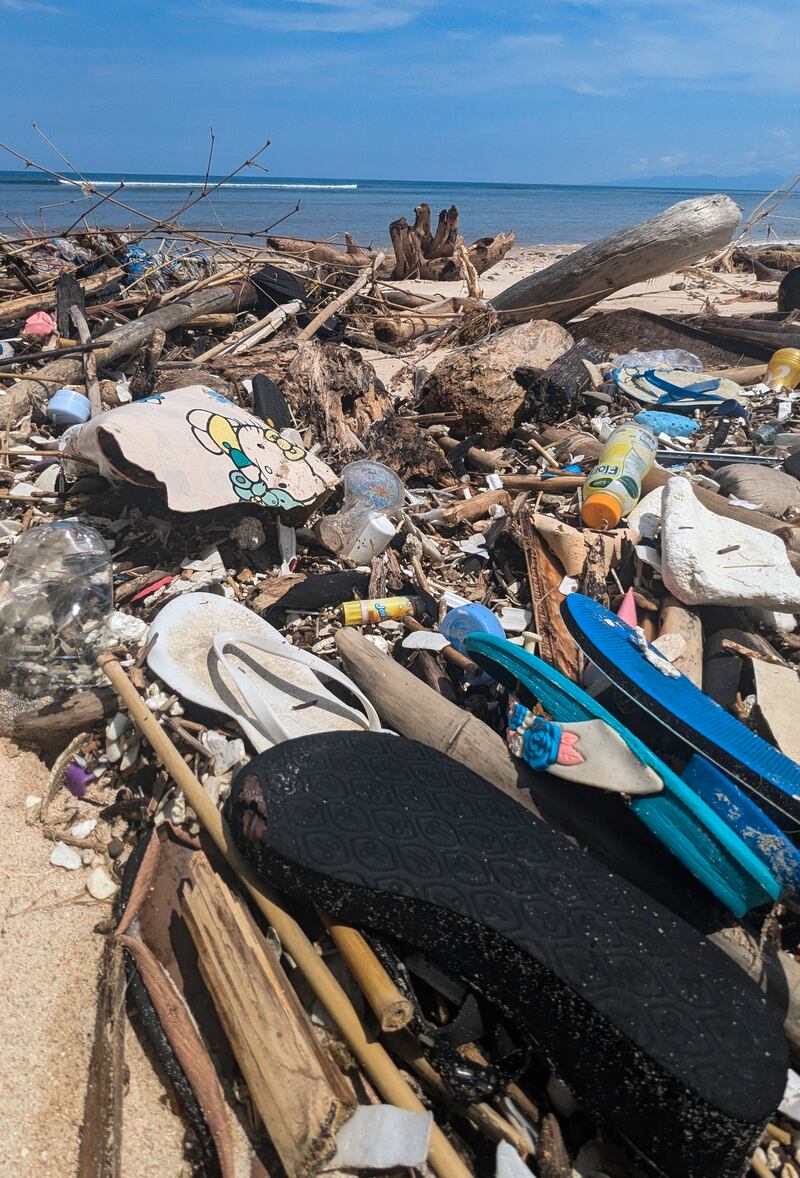 Lombok Beach debris