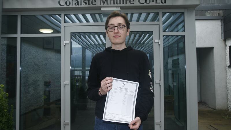 Scott Beaton with his results outside Coláiste Mhuire Co-Ed in Thurles