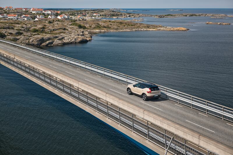 Volvo EX40 Sand edition