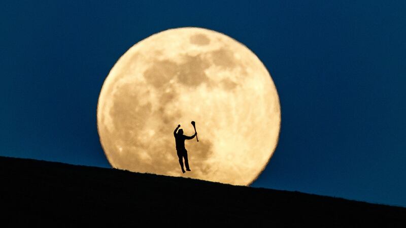 James Crombie’s supermoon picture near Croghan Hill, Co. Offaly has been shared around the world. Photo: James Crombie/Inpho