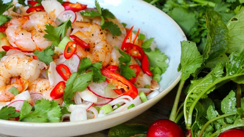 Prawns with noodles, carrot, coconut and chilli