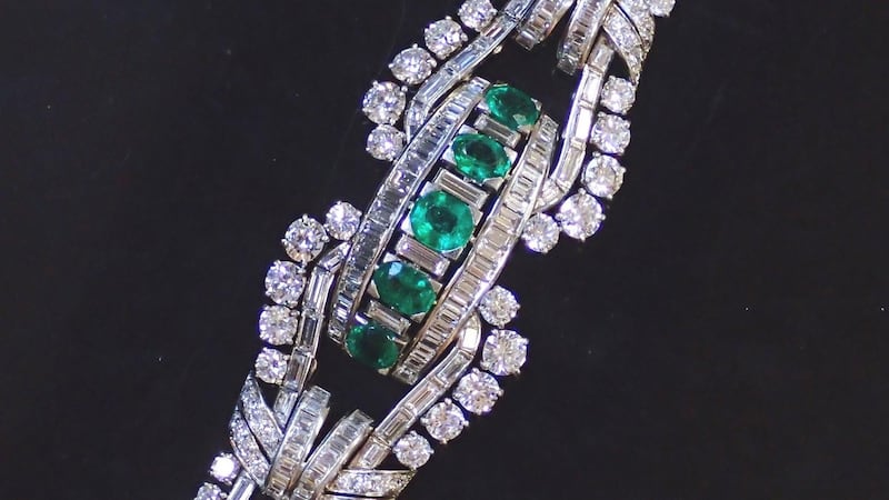 Lot 195: emerald and diamond bracelet