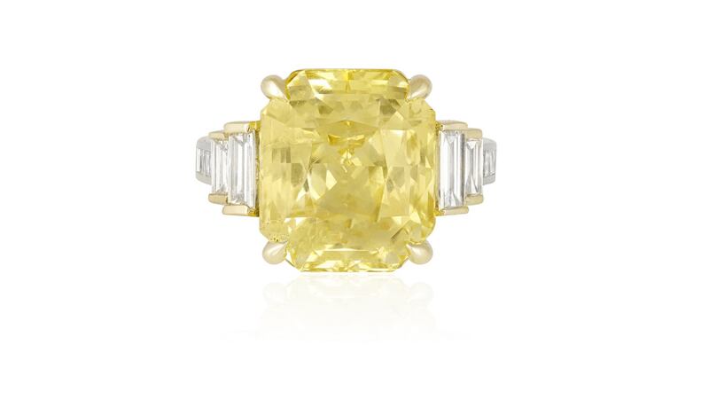 Yellow sapphire and diamond ring (Lot 172 €12,000-€18,000)