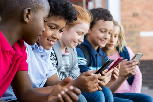 Why smartphones may not be bad for your kids’ health