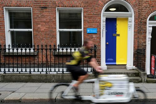 Teneo shows Tipperary colours on Kildare Street door ahead of All-Ireland final