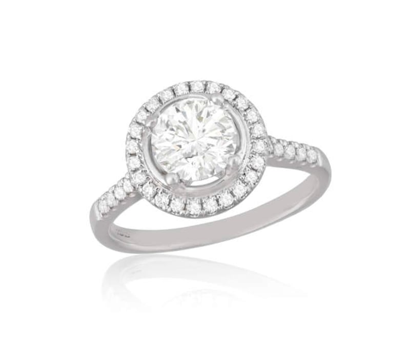 A diamond single stone ring