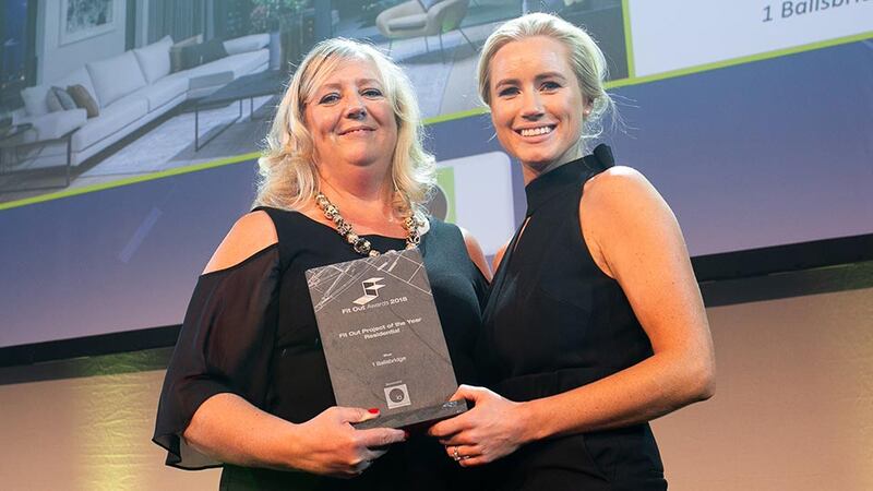 Angela Connolly, Creative Director & President, The Interiors Association presents Fit Out Project of the Year – Residential award to Lucy Rainey, LUCA Architecture