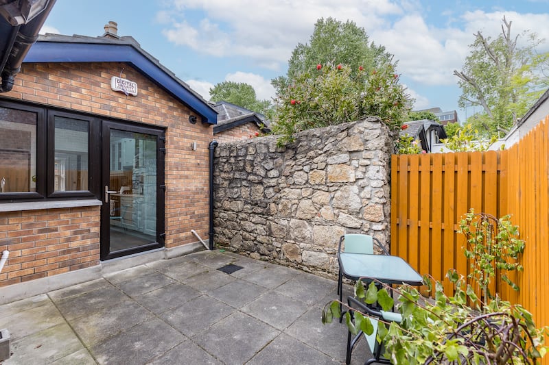 The private open space to the rear of the cottage