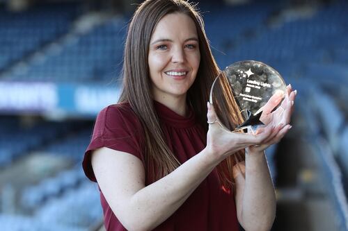 Woman who didn’t recognise herself in mirror after crash wins award