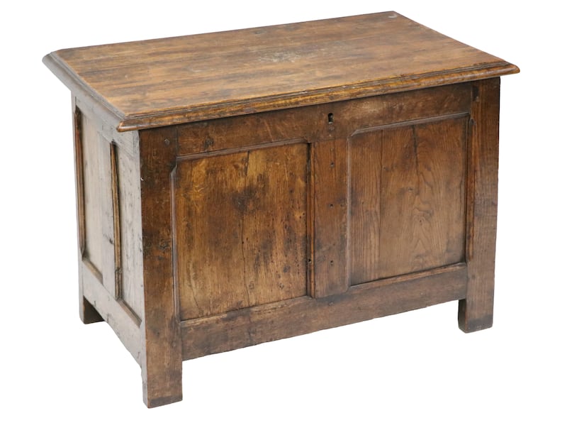 17th century style elm lift-top chest with panelled front and sides, €100-€200