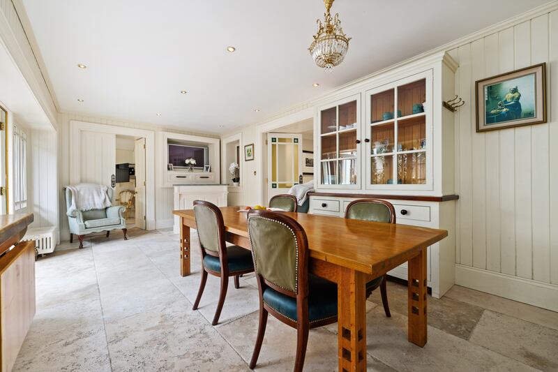 Kitchen/informal dining area