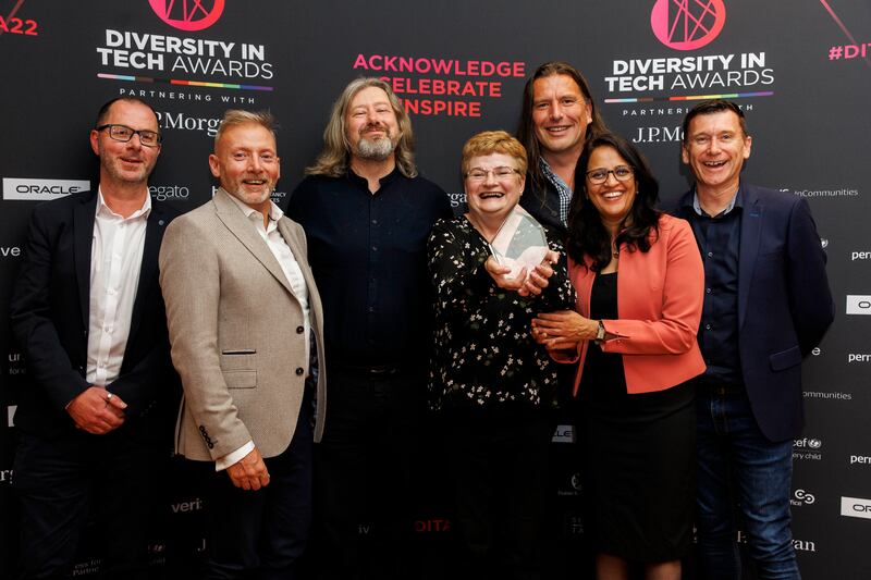 Paul Kinsella, Graham Bailey, Pat Flanagan, Gayartri Rajmoham, Frank Santello and Peter Kehoe accepting the Diverse Company of the Year Award on behalf of Cognizant. Presented by Paul Leahy of Oracle