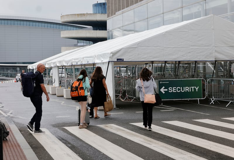 Enhanced queueing facilities were put in place by the Dublin Airport Authority for the bank holiday weekend to address the long delays experienced by travellers recently. Photograph: Alan Betson/The Irish Times

